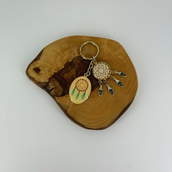 VINTAGE 🪶 DREAM CATCHER KEYCHAIN . DREAMCATCHER FEATHER NATIVE VIBE KEY RING - Picture 1 of 12